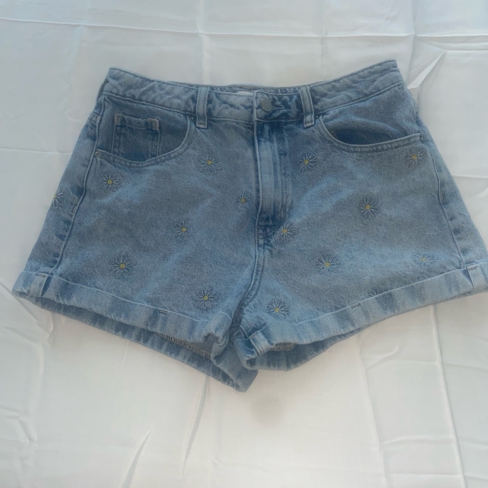 PacSun Daisy Shorts